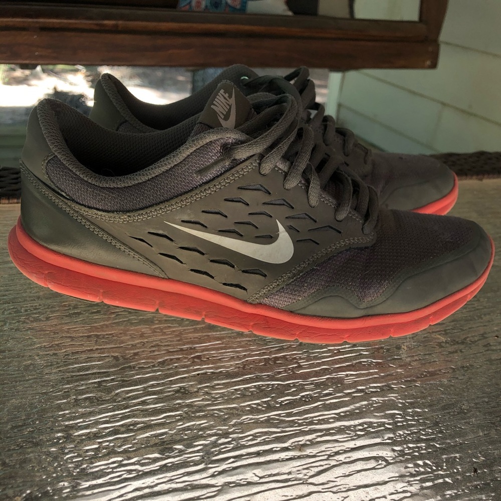 Nike tennis shoes